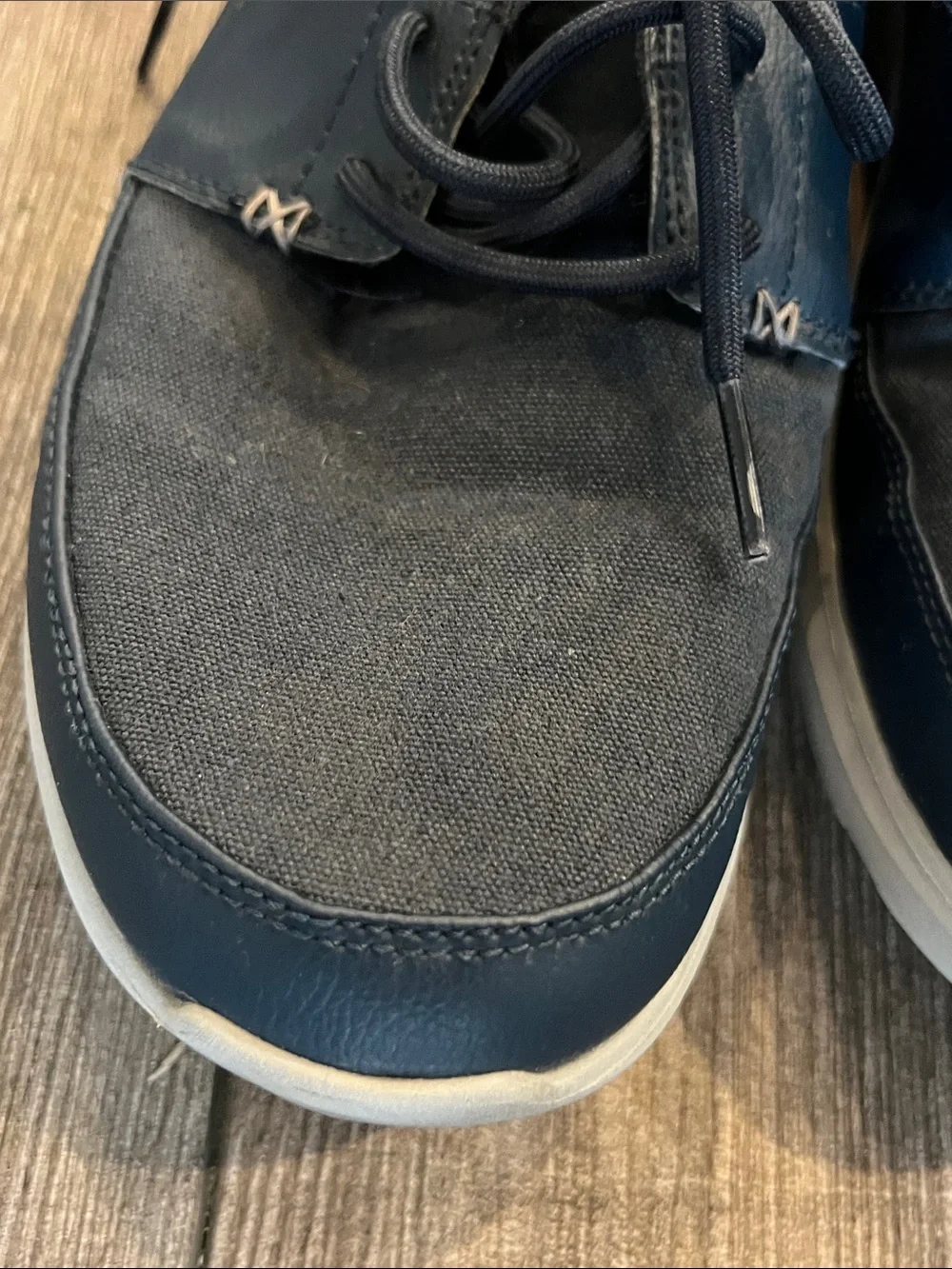 CROCS Kinsale Men's Navy and Tan Lace-Up Deck Shoes